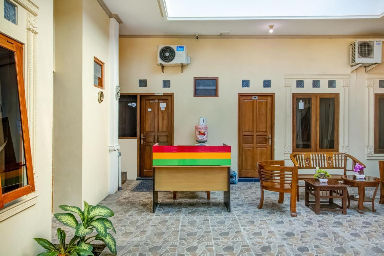 Oyo 3831 Pelangi Residence Syariah スラカルタ エクステリア 写真