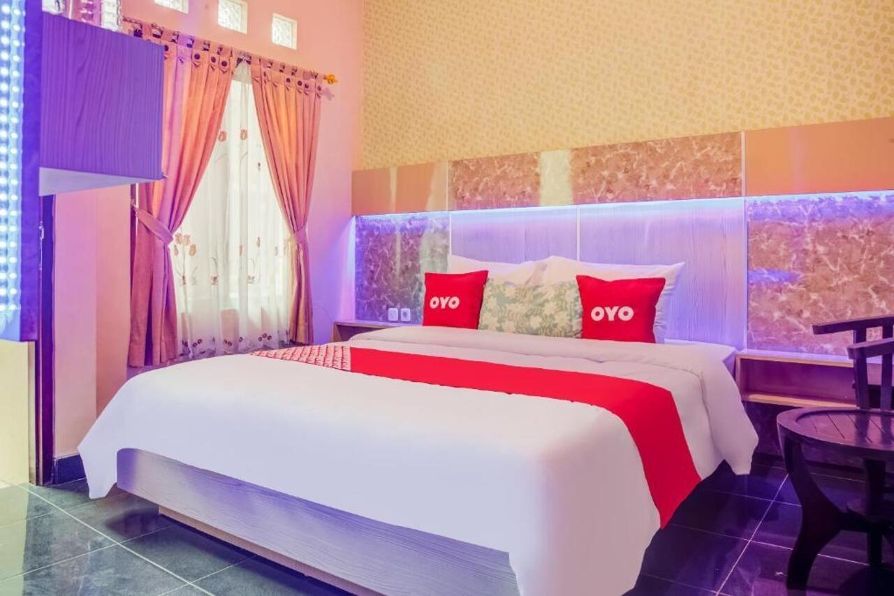 Oyo 3831 Pelangi Residence Syariah スラカルタ エクステリア 写真